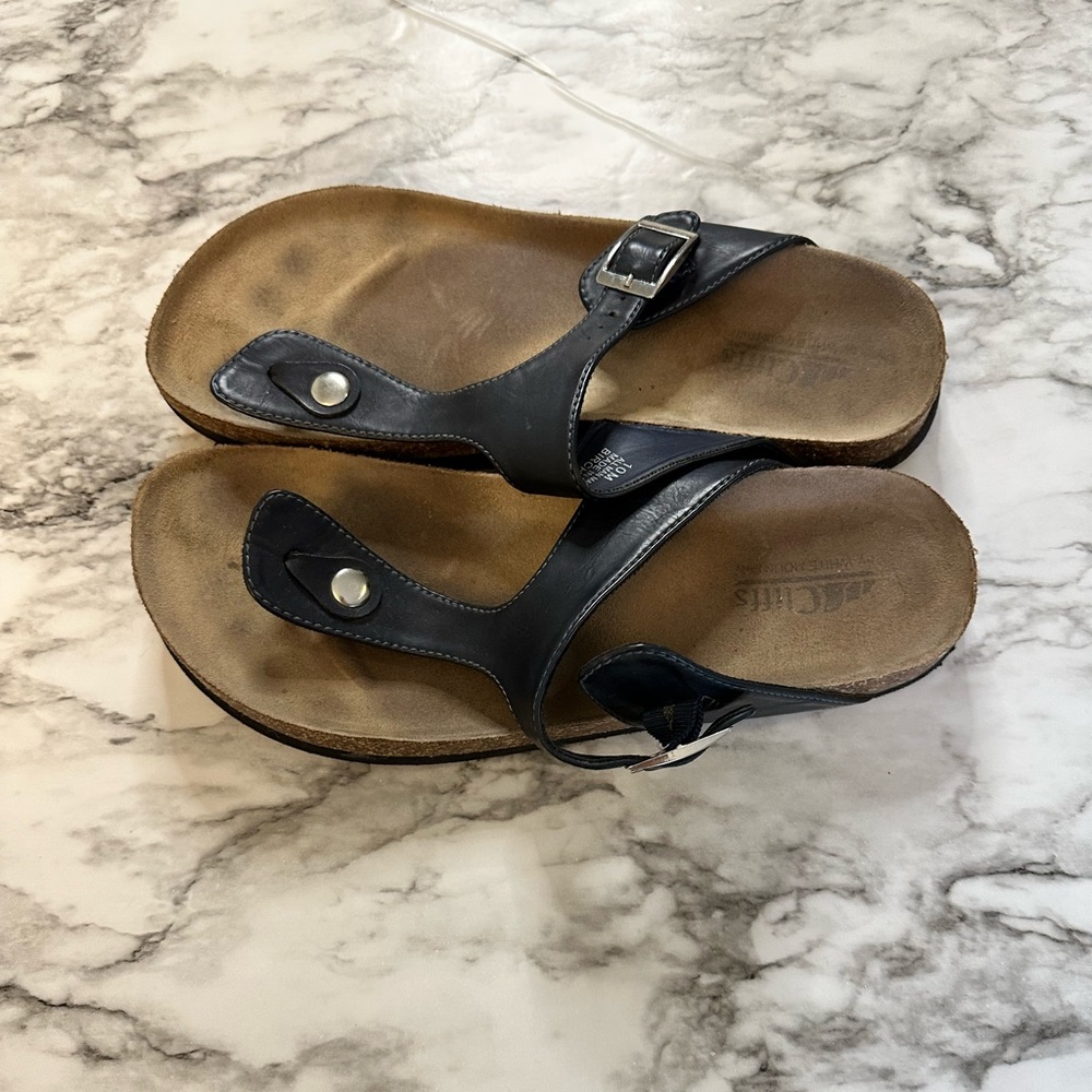 Women’s sandals